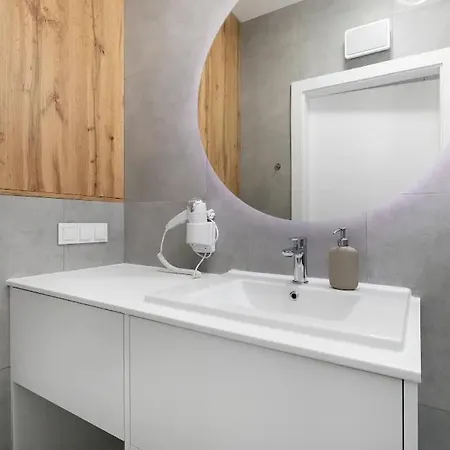 Popieluszki Modern By Solarento Apartmán