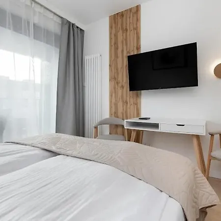 Popieluszki Modern By Solarento Daire