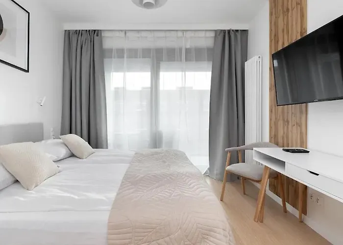 Popieluszki Modern By Solarento Daire